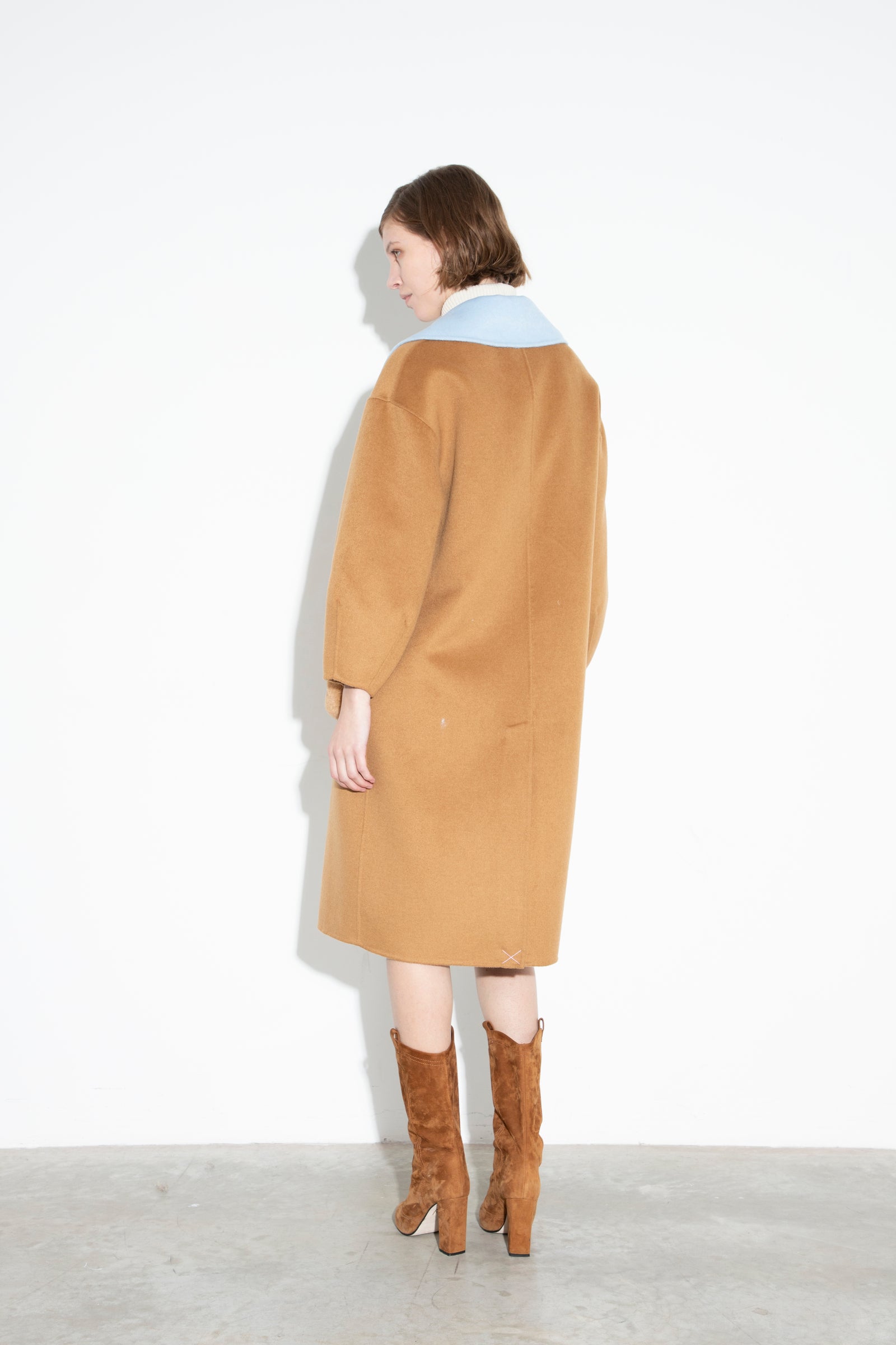 Coat In Wool With Fake Fur Pockets Camel