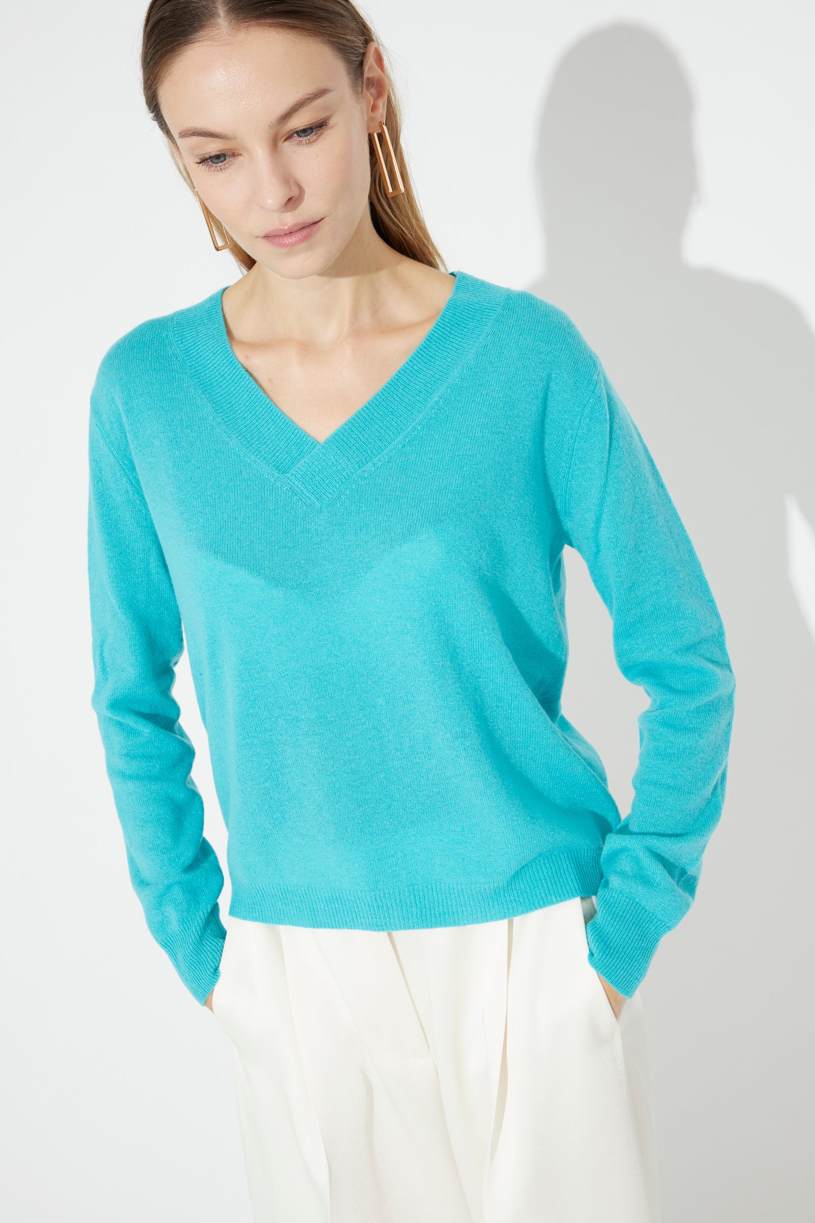 Woman V-Neck Cashmere Sweater Turquoise