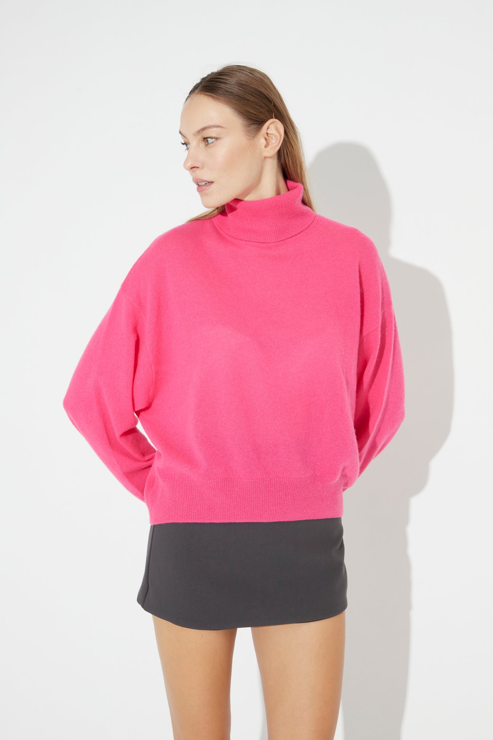 Woman Turtleneck Cashmere Sweater Fuxia