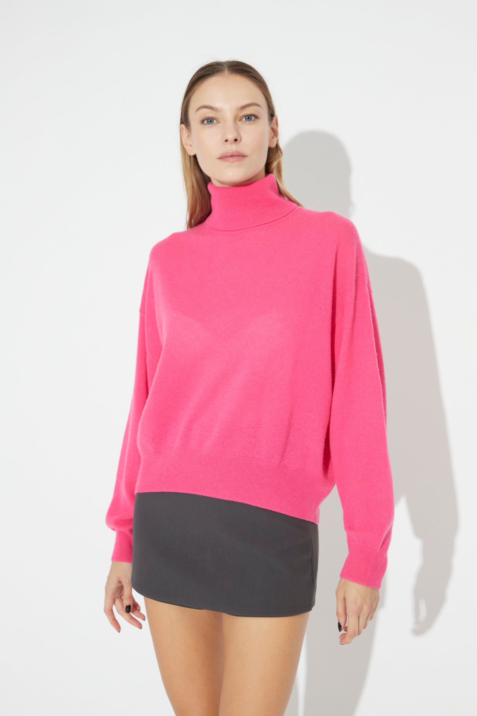 Woman Turtleneck Cashmere Sweater Fuxia