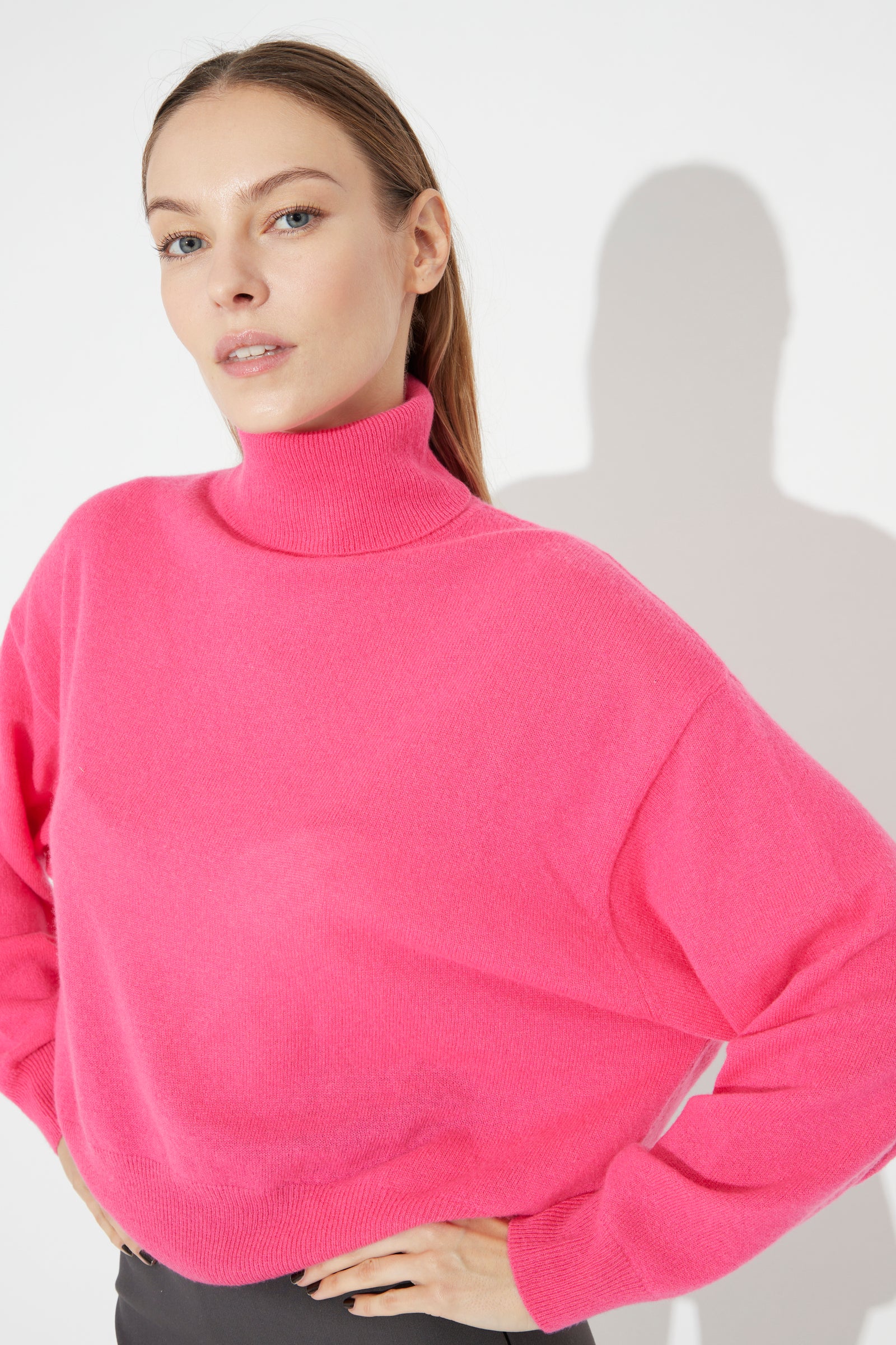 Woman Turtleneck Cashmere Sweater Fuxia