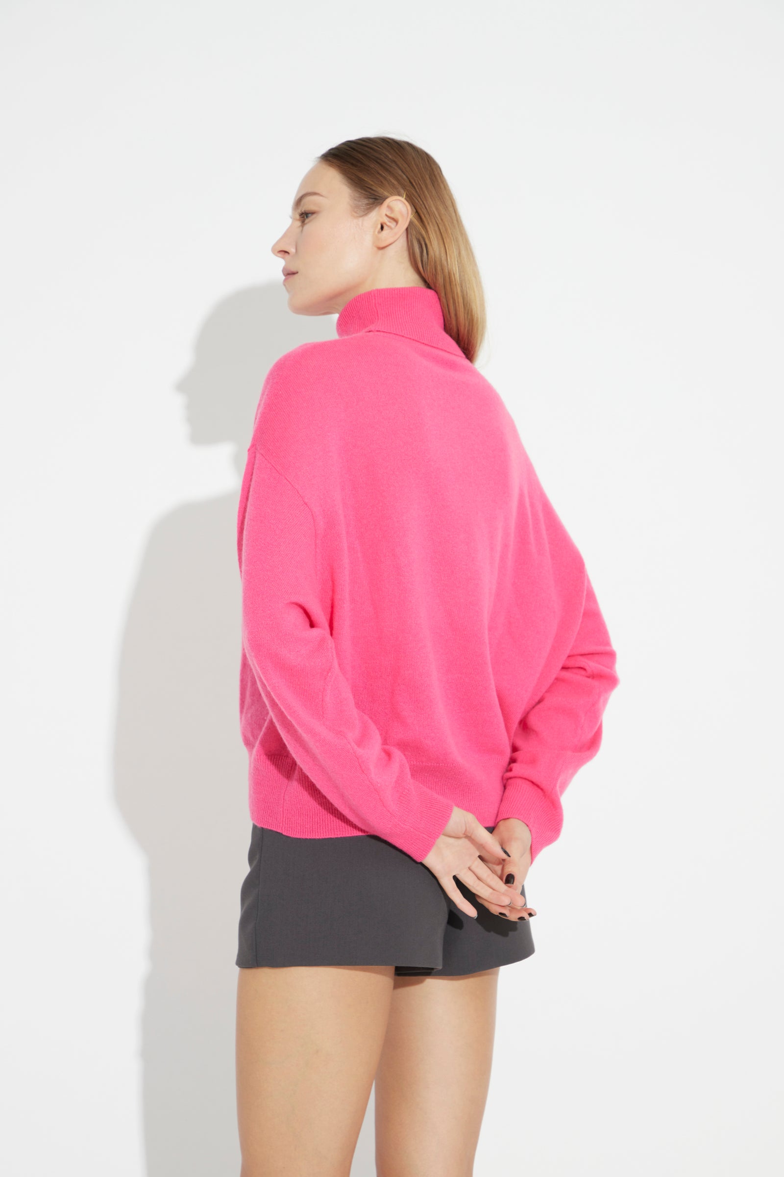 Woman Turtleneck Cashmere Sweater Fuxia